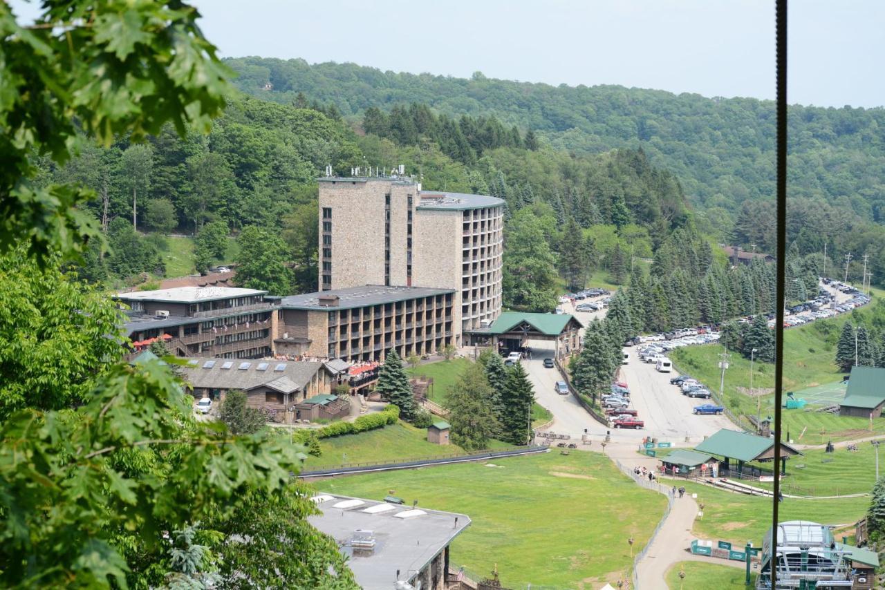 Slopeside Hotel By Seven Springs Resort Champion Buitenkant foto